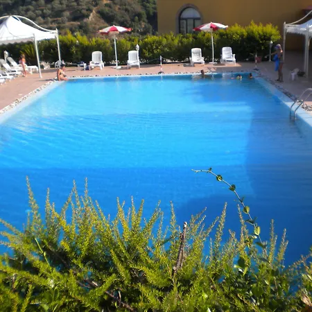 Tenuta Castellesi * סקילצ'ה